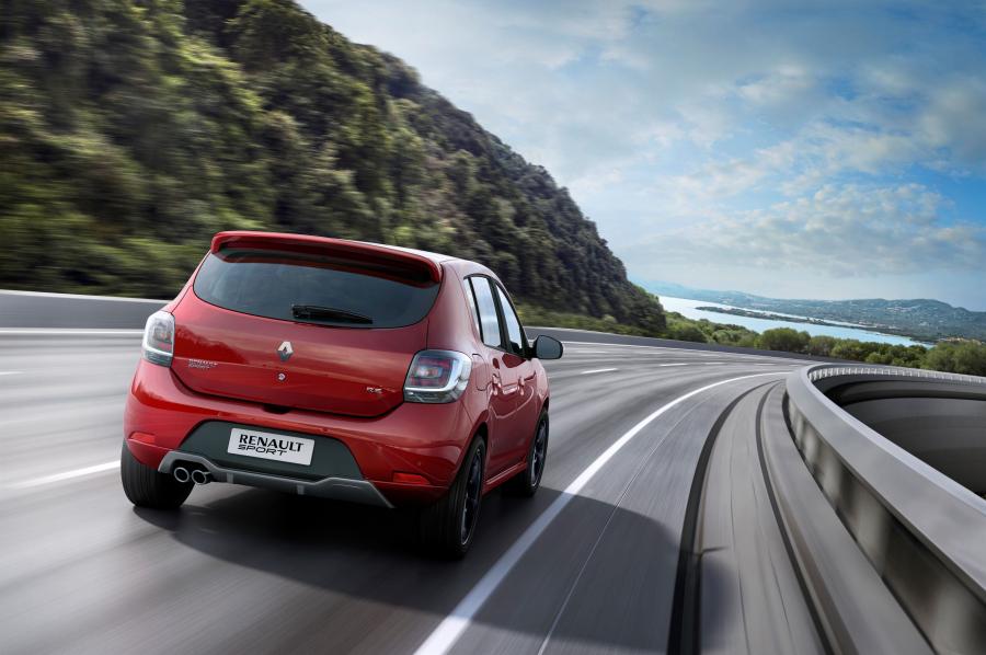  Renault Sandero R.S. 2015 года  (фото 4 из 11)